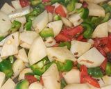 फ्राई शिमला मिर्च की सब्जी(fry shimla mirch ki sabzi recipe in hindi) रेसिपी चरण 2 फोटो