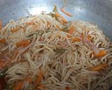 A picture of step 4 of Cheesy garlic chowmin.