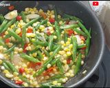 Foto langkah ke 4 dari resep Tumis Buncis Jagung.