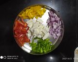 પનીર ચીલી રોલ (Paneer Chili Roll Recipe In Gujarati) રેસીપી સ્ટેપ1ફોટો
