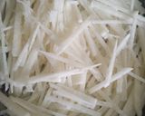 Hình bước làm 1 của món Bò bía mặn chấm tương đen