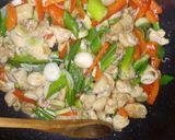 Foto del paso 6 de la receta: Mongoliana de pollo con puré a mi pinta