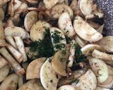 Foto del paso 3 de la receta: Salteado de hongos y berenjena