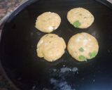 A picture of step 7 of Oats tikki.