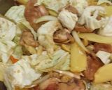 Foto langkah ke 4 dari resep 간장 닭갈비 Ganjang Dakgalbi (Tumis Ayam Kecap ala Korea) - kids friendly.