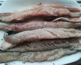 Foto del paso 1 de la receta: Lomos de caballa marinados a la plancha y judías al ajillo