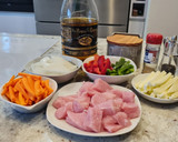 Foto del paso 1 de la receta: Salteado de calabacín, zanahorias, pimientos y solomillo de pavo