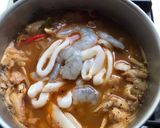 รูปขั้นตอนการทำที่ 2 ของ ต้มยำซีฟู้ดเต้าหู้ไข่น้ำข้น คีโต