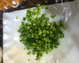 Foto del paso 1 de la receta: Ensalada de garbanzos con espárragos salteados