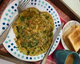 A picture of step 7 of 10 mins Hara lehsan Omelette (green garlic omelette).