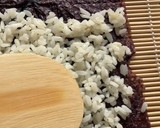 Foto del paso 6 de la receta: Sushi de salmón y verduritas (kaisen maki)