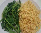 Hình bước làm 3 của món Mì xào rau nấm