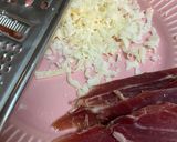 Foto del paso 4 de la receta: Flores de alcachofa con salsa cremosa, ibérico y lascas de parmesano