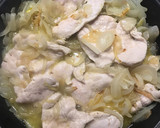 Foto del paso 5 de la receta: Pechuga de pollo en escabeche