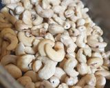 Foto langkah ke 1 dari resep Kacang Mede Goreng Gurih.