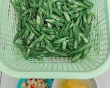 Gambar langkah 1 resipi Sayur kacang tumis telur.