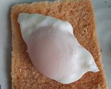 Hình bước làm 5 của món Trứng trần bánh mì bơ áp chảo