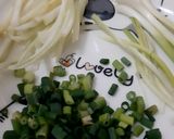 Hình bước làm 3 của món Phở gà từ mì lá tươi