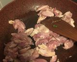 A picture of step 3 of Daikon sauce Chicken (pre 10m, cook 10min).