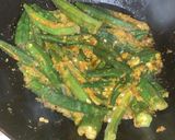 A picture of step 2 of Bharwa Bhindi.