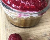 Une image de l'étape 8 de Moelleux pralin et sa compotée de pommes framboises.