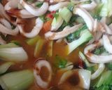 Foto langkah ke 5 dari resep Tumis pokcoy cumi cube.