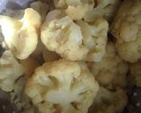 Foto del paso 6 de la receta Coliflor con cebolla, ciruelas pasas, pasas y piñones