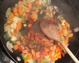 A picture of step 2 of Left over chicken pie.