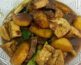 Foto langkah ke 3 dari resep Semur daging, tahu dan kentang.