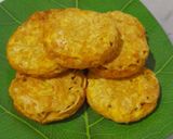 Foto langkah ke 6 dari resep Omelet Mie / Telor Mie Dadar.