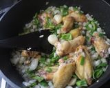 Foto del paso 4 de la receta Alitas de pollo con pisto