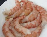 Foto del paso 2 de la receta: Gulas con langostinos