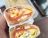 Foto langkah ke 7 dari resep Salad Wrap.