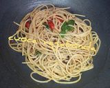 Foto del passaggio 4 della ricetta Spaghetti alla Pantesca