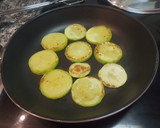 Foto del paso 2 de la receta: Tortilla de calabacín y tranchetes