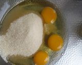 Foto langkah ke 2 dari resep Bolu Kukus Ketan Hitam Toping Kacang.