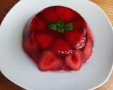 Foto del paso 4 de la receta: Aspic de frutillas y menta