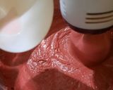 A picture of step 4 of 2 tier Red velvet cake.