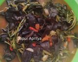 Foto langkah ke 6 dari resep Tumis Kangkung Jamur kuping.