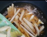 A picture of step 2 of Restaurant style cheese fries.