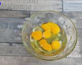 Foto del paso 1 de la receta: Huevos azules revueltos, con tomates cherry