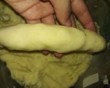 Foto del paso 3 de la receta: Salchicha envuelta en puré