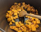 A picture of step 4 of Sweet potato and coconut green thai curry soup.