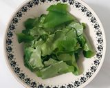 รูปขั้นตอนการทำที่ 1 ของ "แกงจืดตำลึงเต้าหู้ไข่หมูสับ" 🌿🐷🥣
