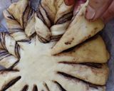 Foto langkah ke 6 dari resep Nutella Star Bread.