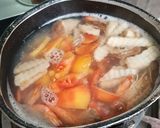 รูปขั้นตอนการทำที่ 6 ของ #เทศกาลกินผัก: ซุปมันฝรั่ง มะเขือเทศ เห็ดออรินจิ กุ้งสด