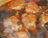 Foto del paso 3 de la receta: Pollo en salsa de pimientos morrones y setas variados