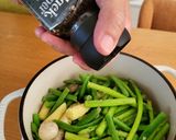蒜味四蔬（蘑菇、蘆筍、玉米筍、四季豆）無水料理的食譜步驟6照片