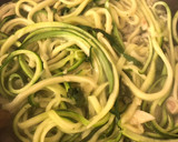 Foto del paso 2 de la receta: Ensalada de spaghetti de calabacín