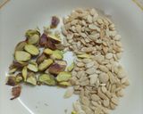 A picture of step 4 of Alu bukhary ki chutney.